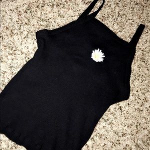 M Wild Fable Cropped Black Daisy Tank Top